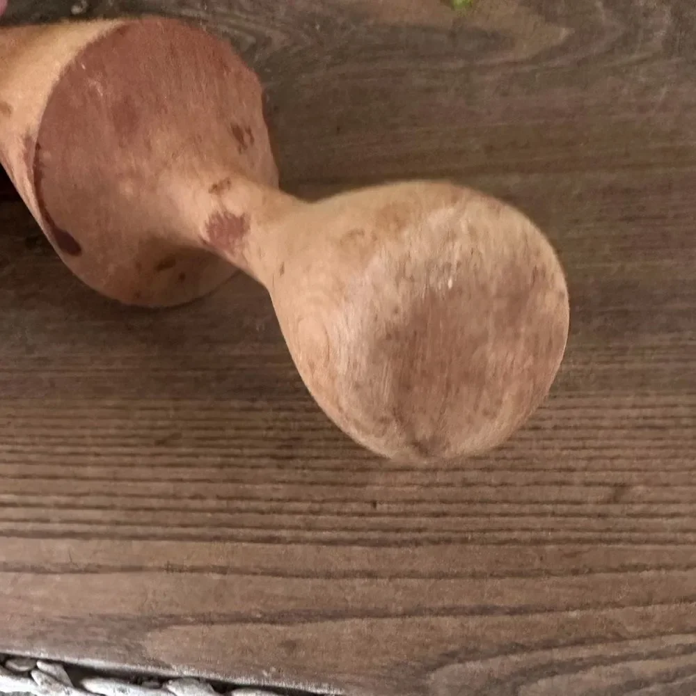 Unbranded vintage cone